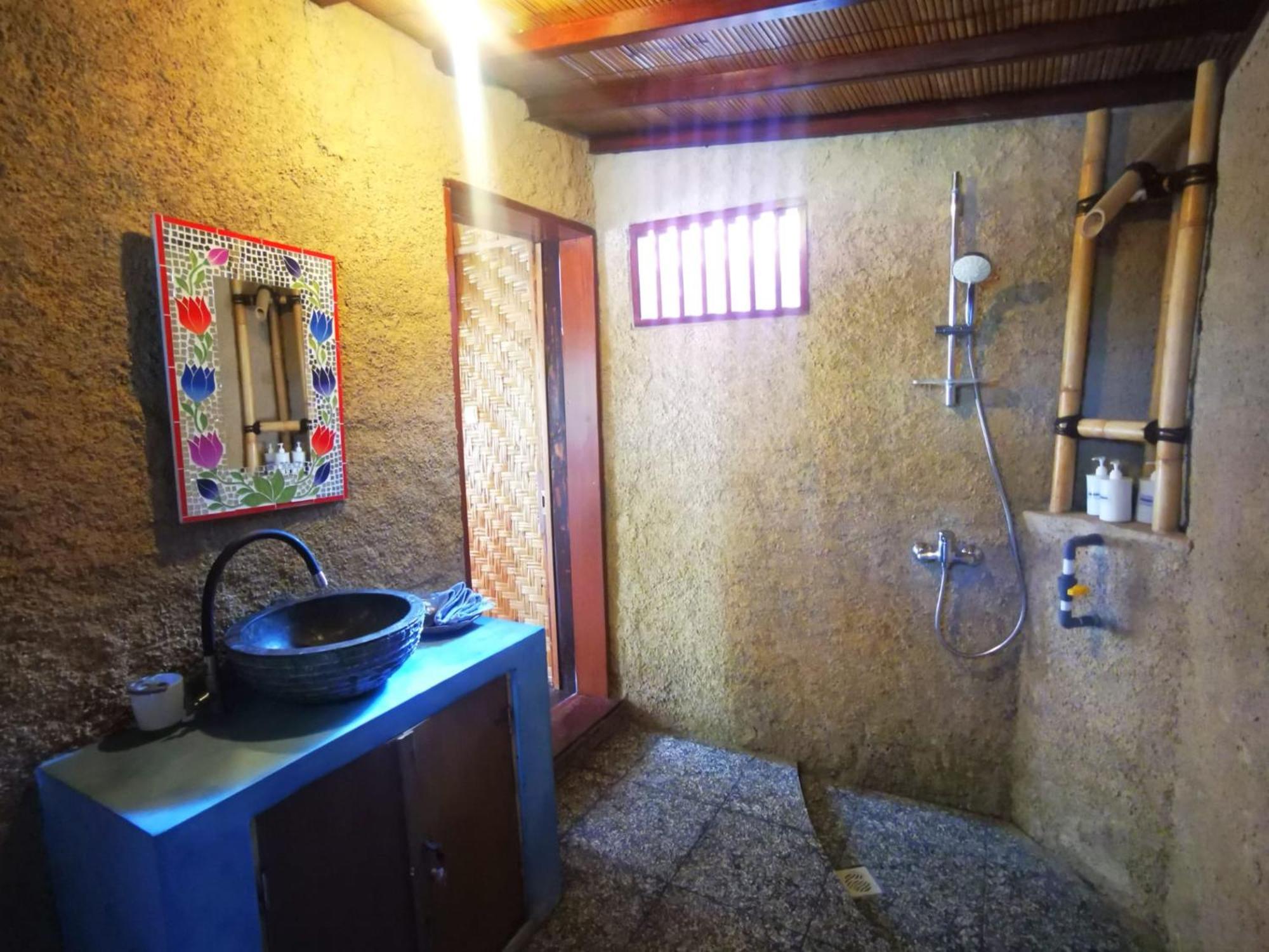 גילי מנו Kampung Meno Bungalows חדר תמונה